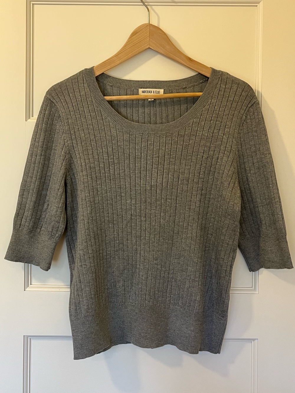 Margeaux & Ellie • Gray Rib Knit Sweater • Elbow Sleeve • Rayon Blend • Size L